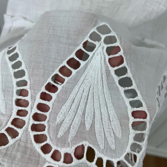 Made in Italy Linen White Sleeveless Tunic Top Size Large Eyelet Boho Peasant - Picture 2 of 8